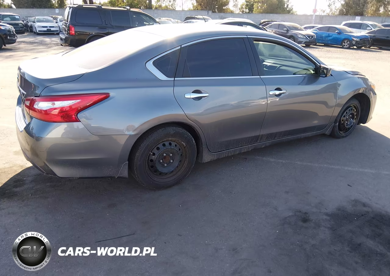 2016 Nissan Altima 2.5 S VIN:1N4AL3AP3GC190545 - 4