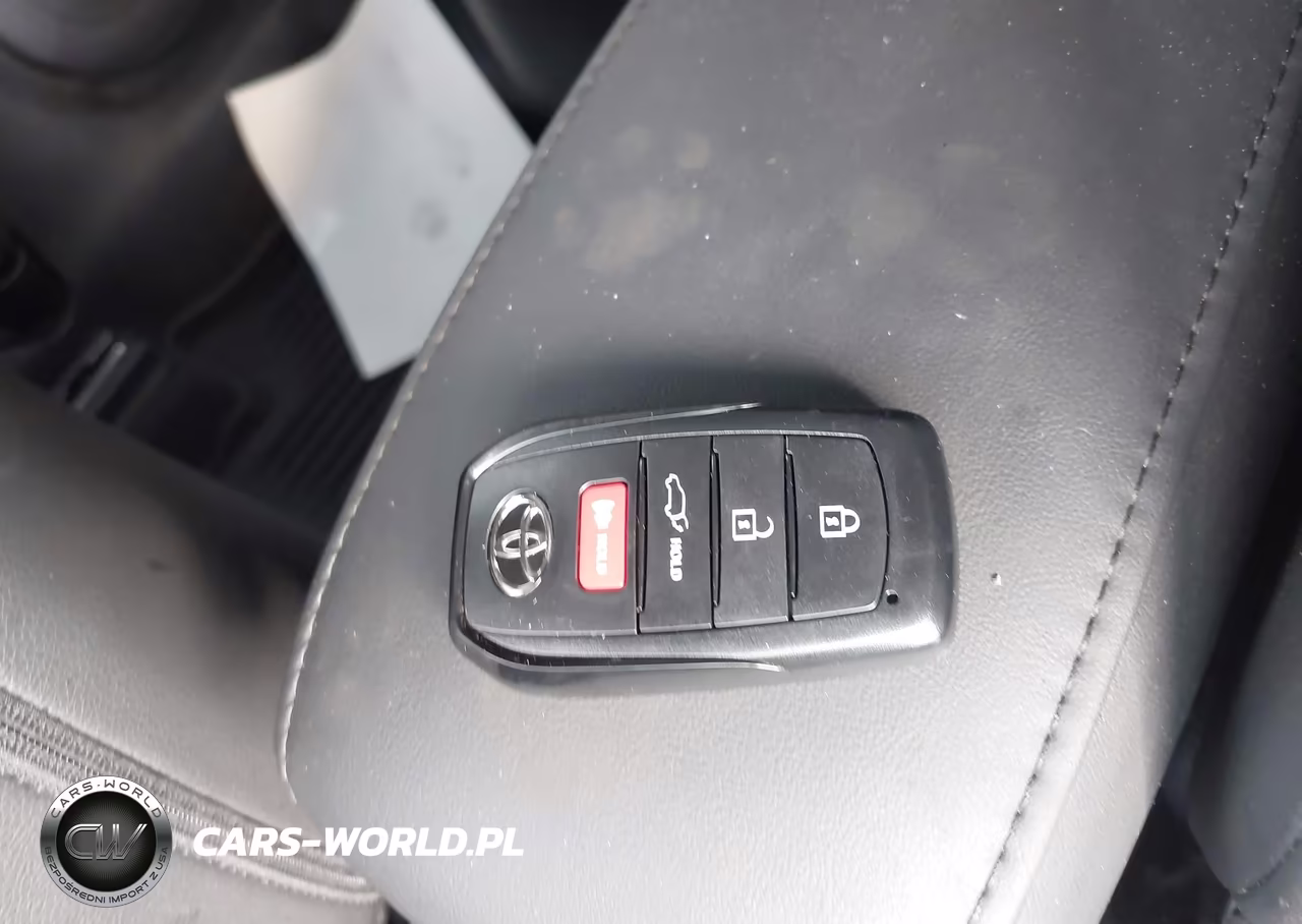 2025 Toyota Corolla Cross Hybrid Xse VIN:7MUFBABG8SV065754 - 11