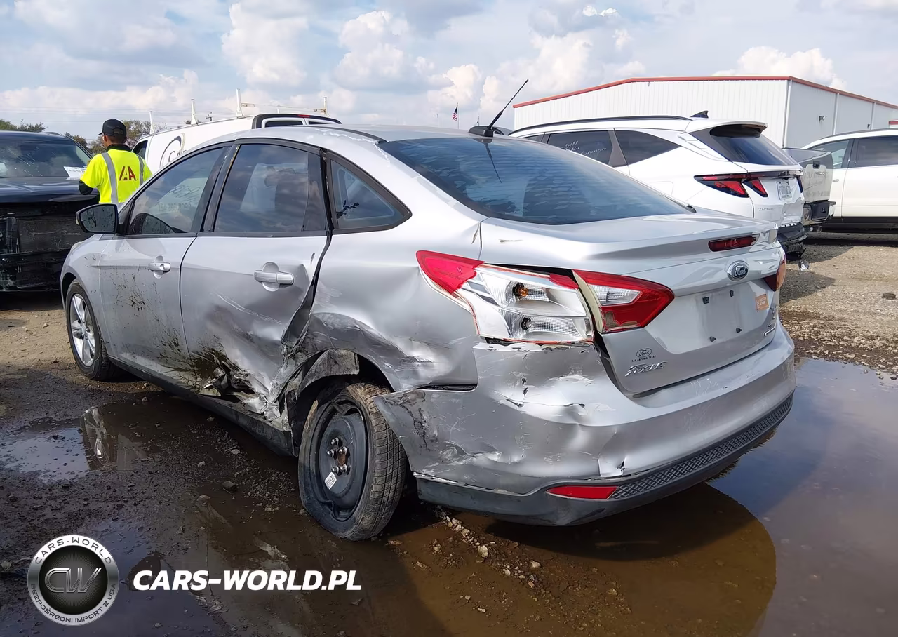 2013 Ford Focus Se VIN:1FADP3F27DL233830 - 3