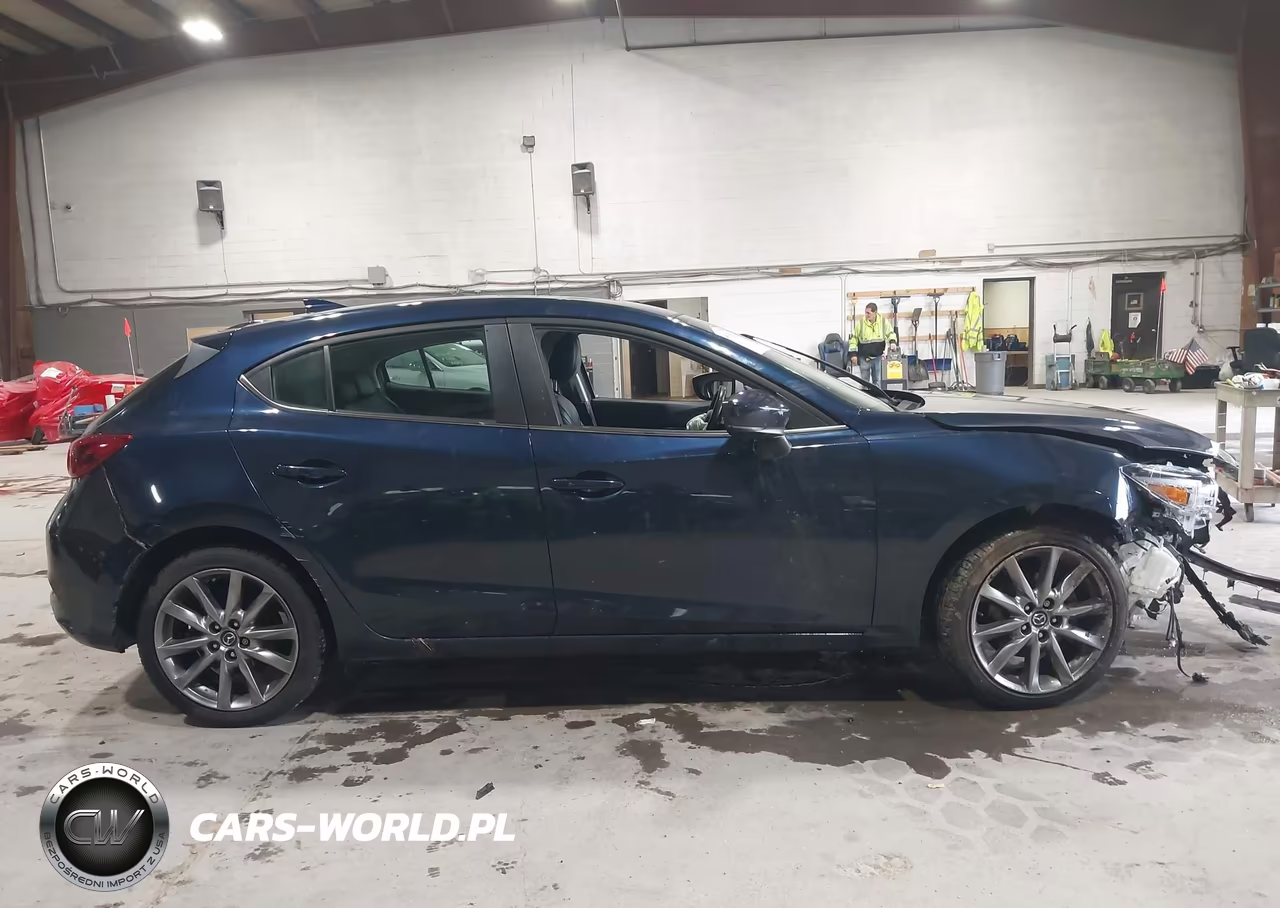 2018 Mazda Mazda3 Hatchback Grand Touring VIN:3MZBN1M39JM213481 - 13