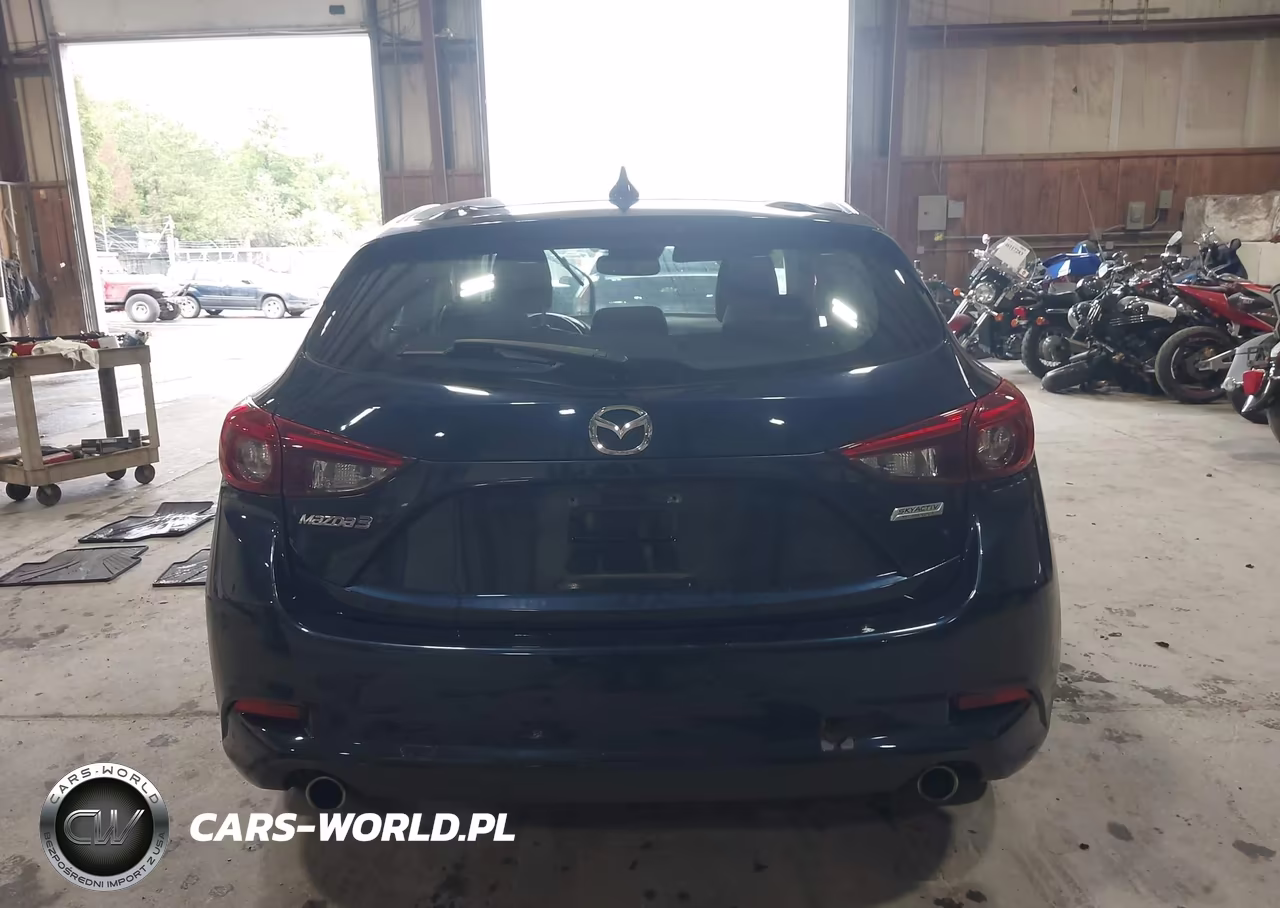 2018 Mazda Mazda3 Hatchback Grand Touring VIN:3MZBN1M39JM213481 - 16