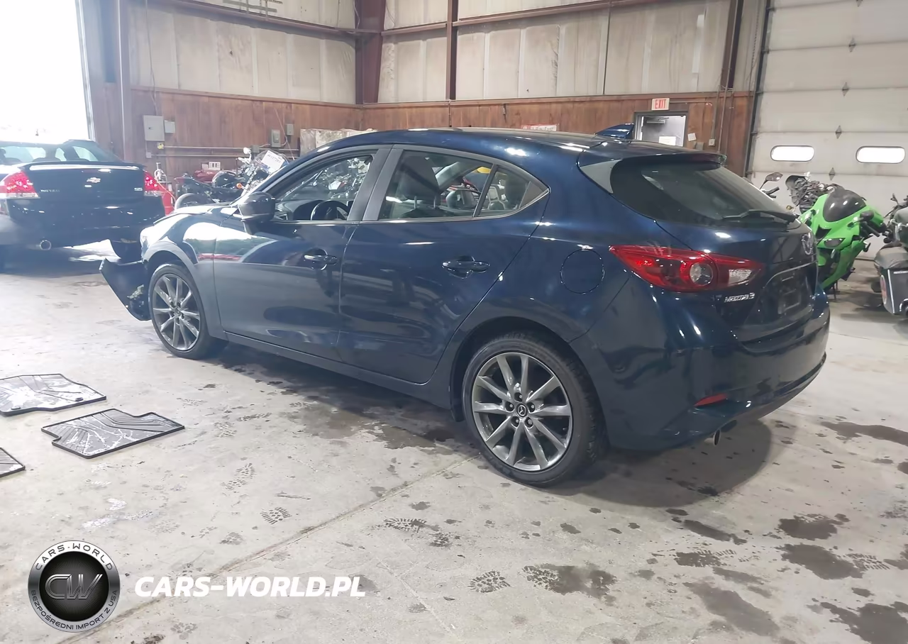 2018 Mazda Mazda3 Hatchback Grand Touring VIN:3MZBN1M39JM213481 - 3