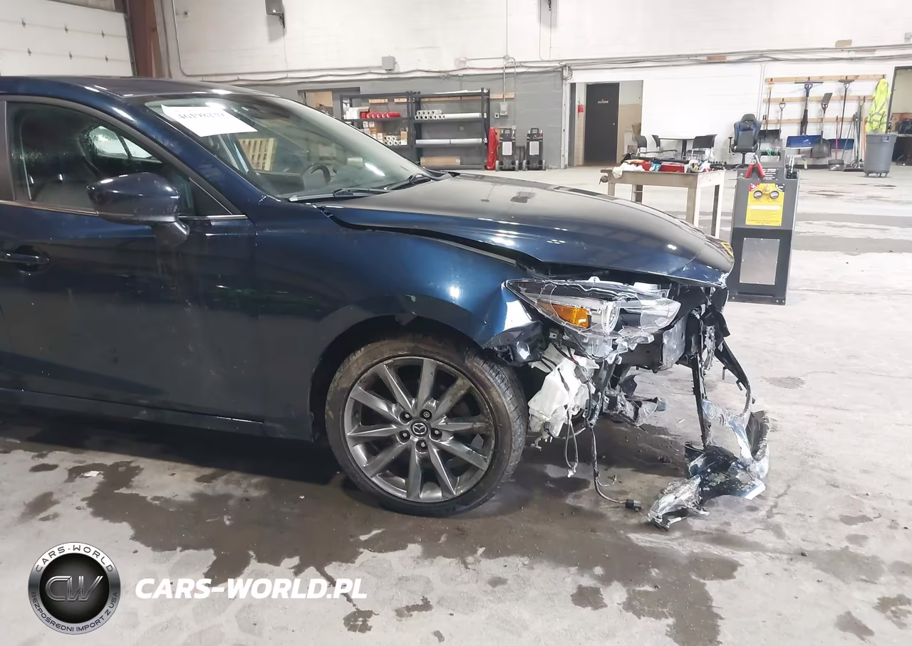 2018 Mazda Mazda3 Hatchback Grand Touring VIN:3MZBN1M39JM213481 - 6