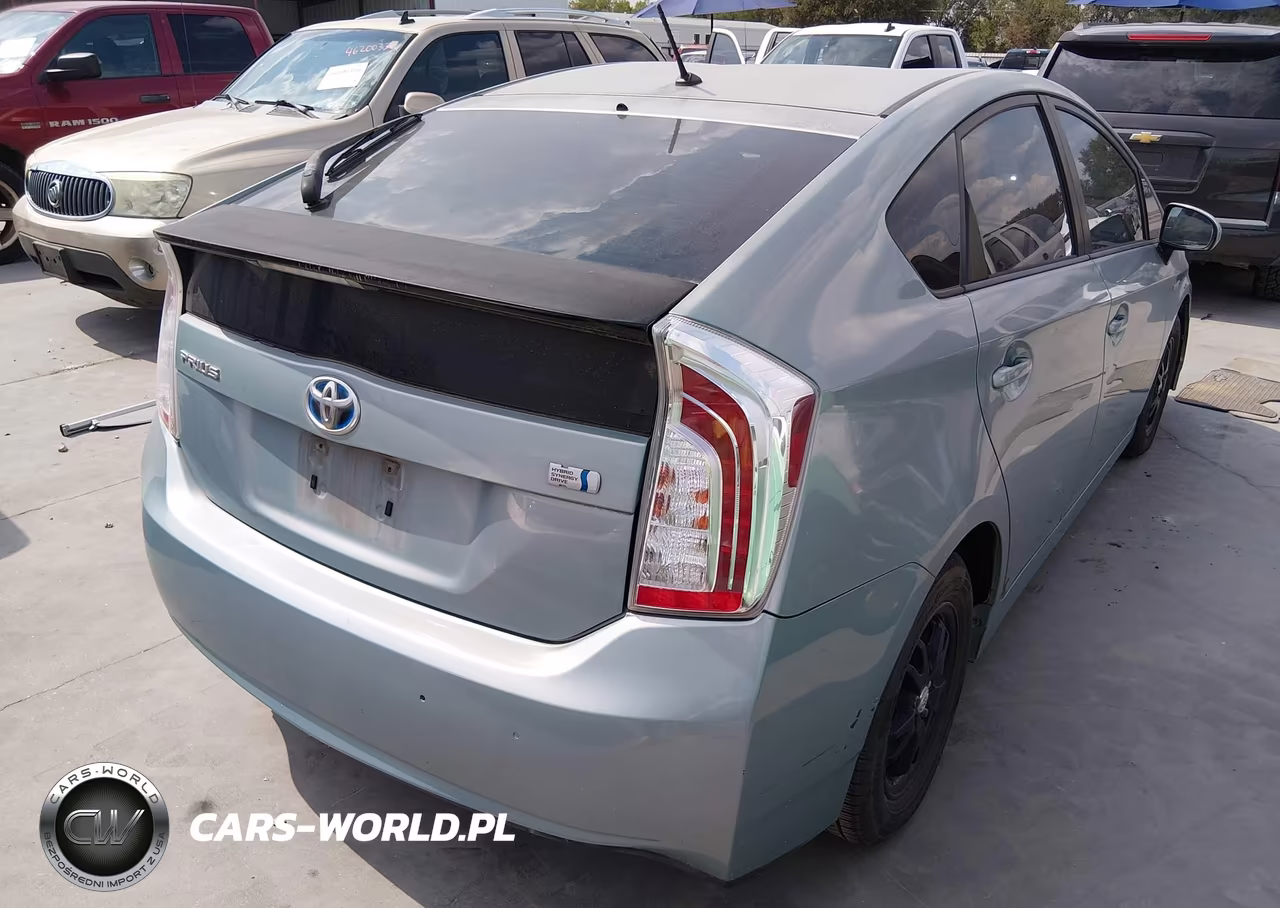 2013 Toyota Prius Two VIN:JTDKN3DU9D1729767 - 4