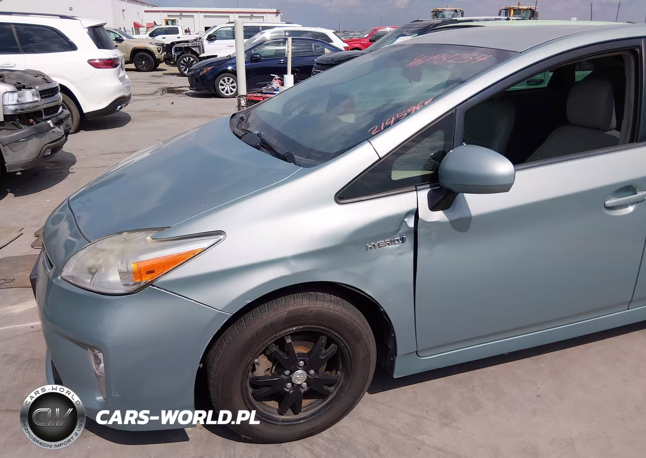 2013 Toyota Prius Two VIN:JTDKN3DU9D1729767 - 6