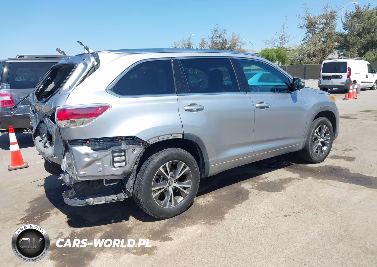 2016 Toyota Highlander Xle VIN:5TDKKRFH1GS506271 - 4