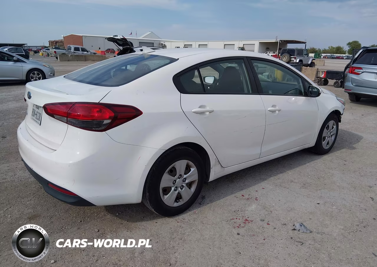 2017 Kia Forte Lx VIN:3KPFK4A72HE122322 - 4