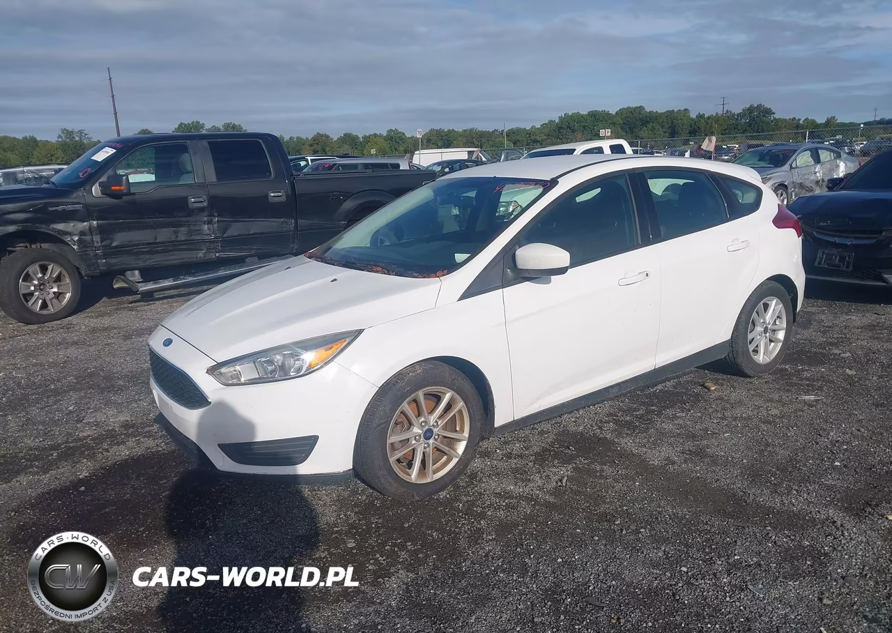 2018 Ford Focus Se VIN:1FADP3K21JL206348 - 2