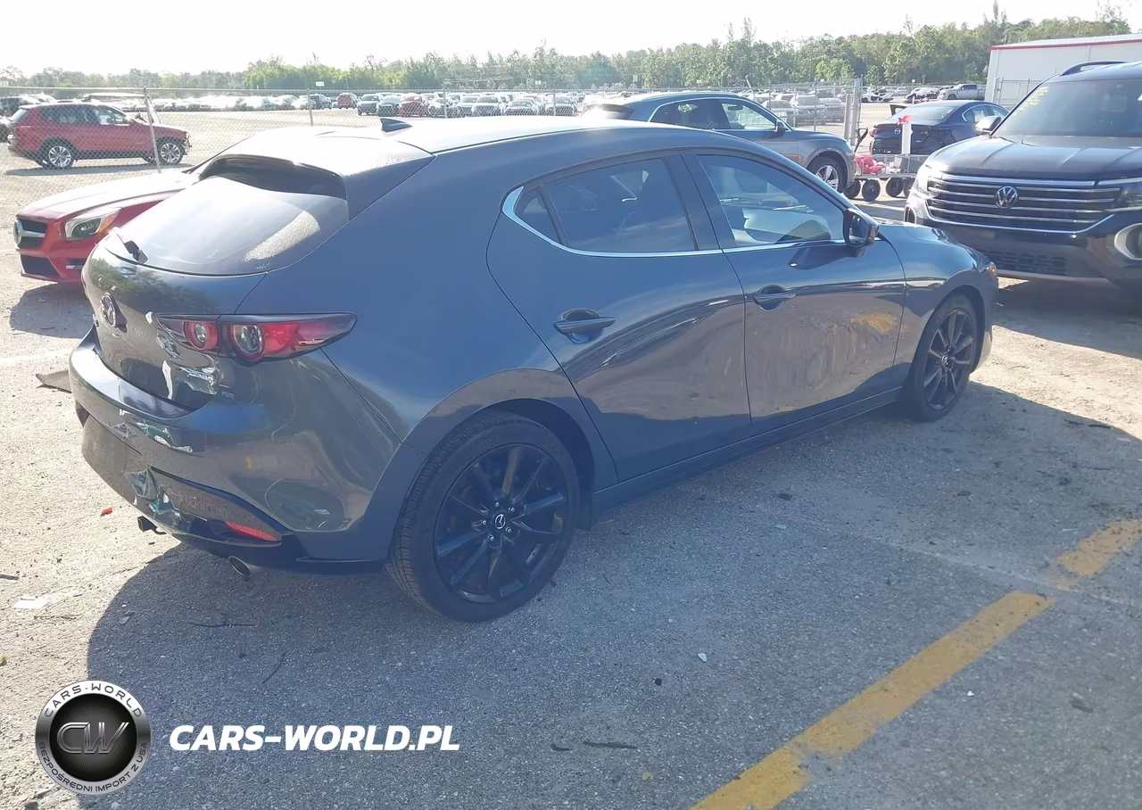 2021 Mazda Paquete De Escotilla Mazda3 Premium VIN:JM1BPAML2M1326610 - 4