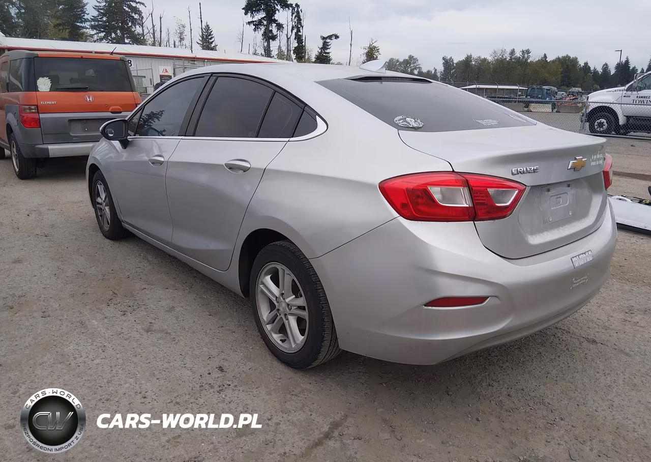 2018 Chevrolet Cruze Lt Auto VIN:1G1BE5SM5J7157841 - 3