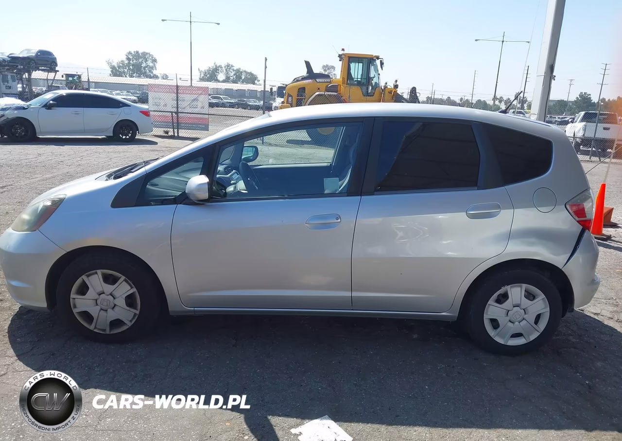 2013 Honda Fit VIN:JHMGE8H35DC007896 - 14