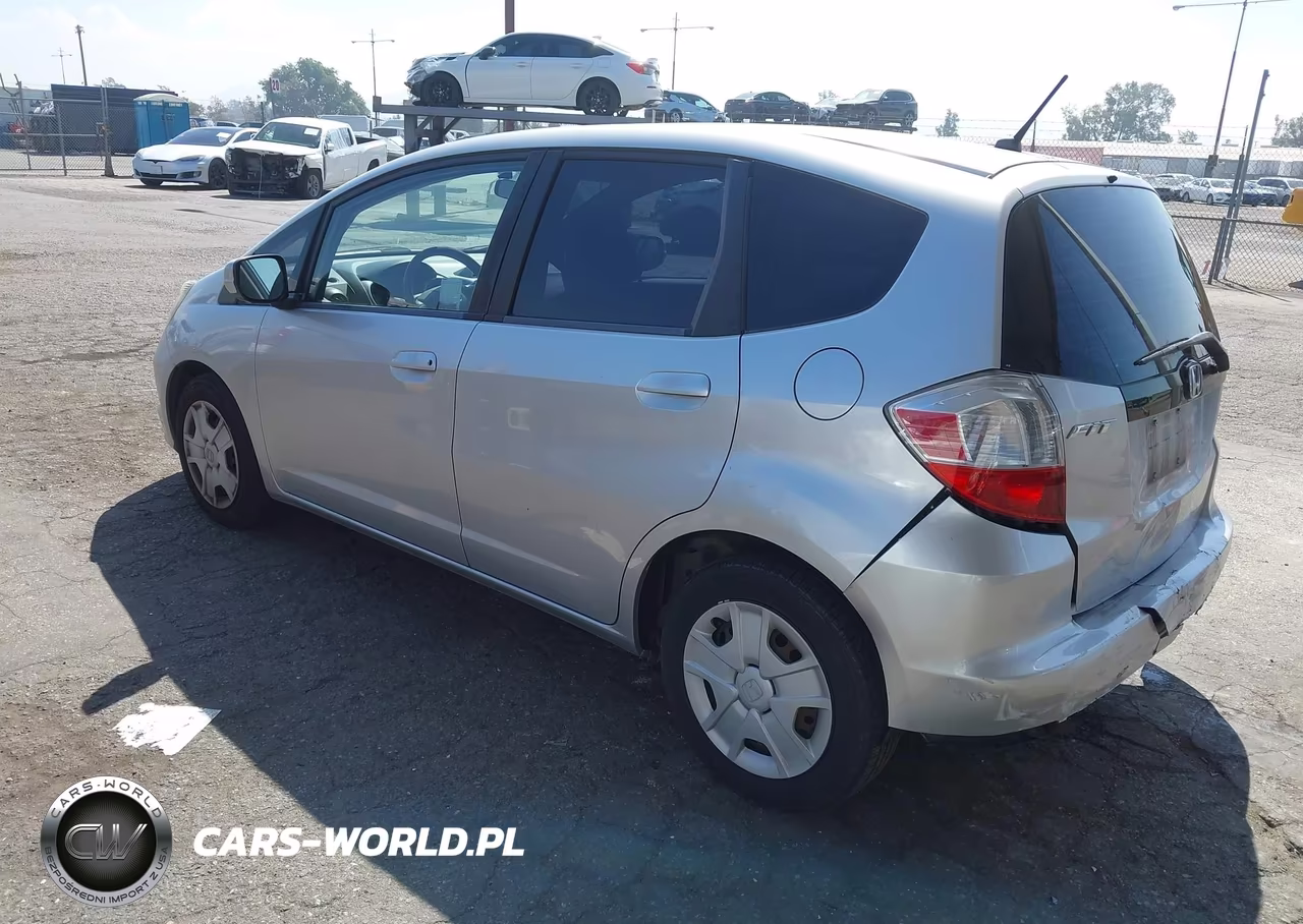 2013 Honda Fit VIN:JHMGE8H35DC007896 - 3