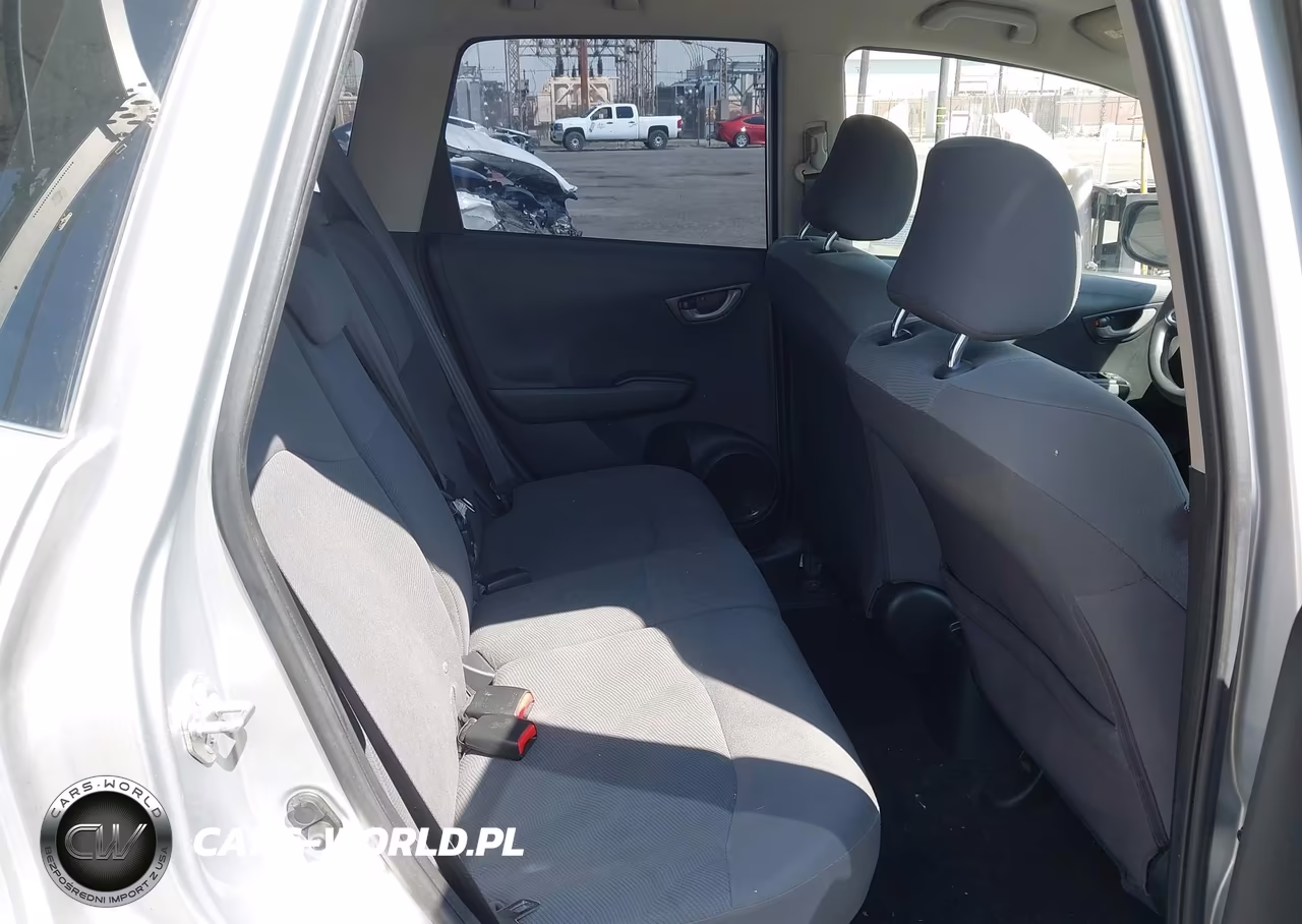 2013 Honda Fit VIN:JHMGE8H35DC007896 - 8