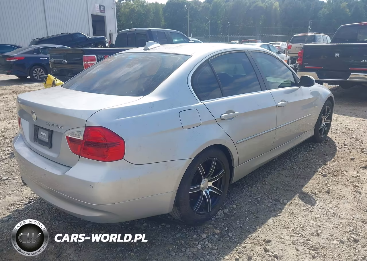2006 BMW 330Xi VIN:WBAVD335X6KV60069 - 4