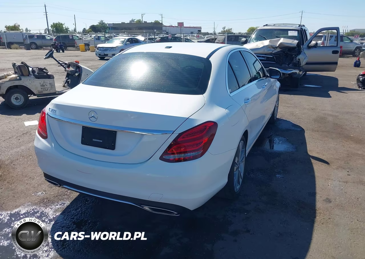 2018 Mercedes-Benz C 300 VIN:55SWF4JB4JU273332 - 4