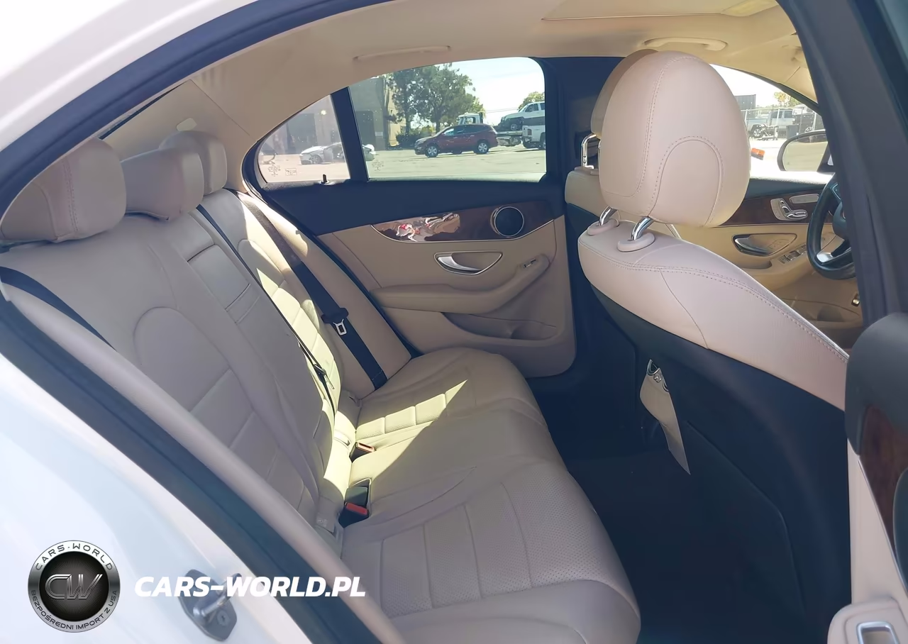 2018 Mercedes-Benz C 300 VIN:55SWF4JB4JU273332 - 8