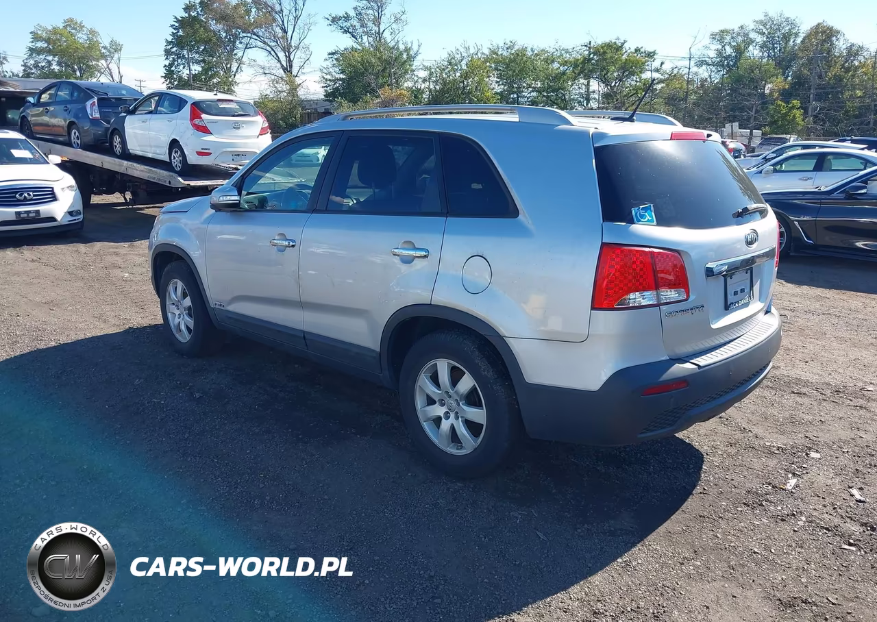 2012 Kia Sorento Lx VIN:5XYKTCA60CG302939 - 3
