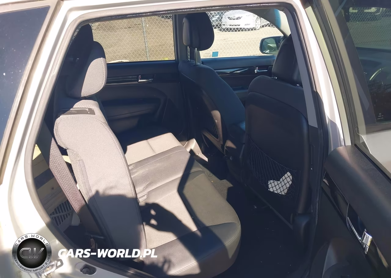 2012 Kia Sorento Lx VIN:5XYKTCA60CG302939 - 8