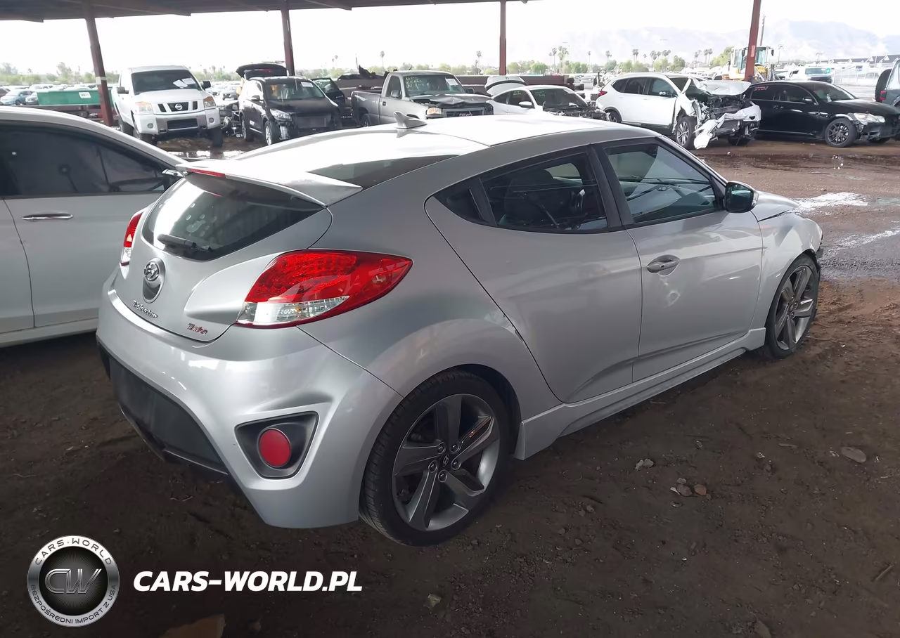 2015 Hyundai Veloster Turbo VIN:KMHTC6AE3FU238603 - 4