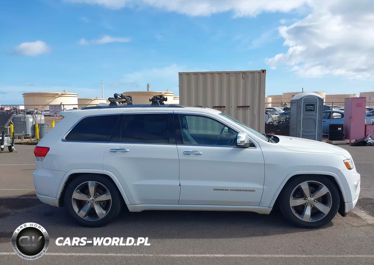 2015 Jeep Grand Cherokee Overland VIN:1C4RJFCT8FC213640 - 13
