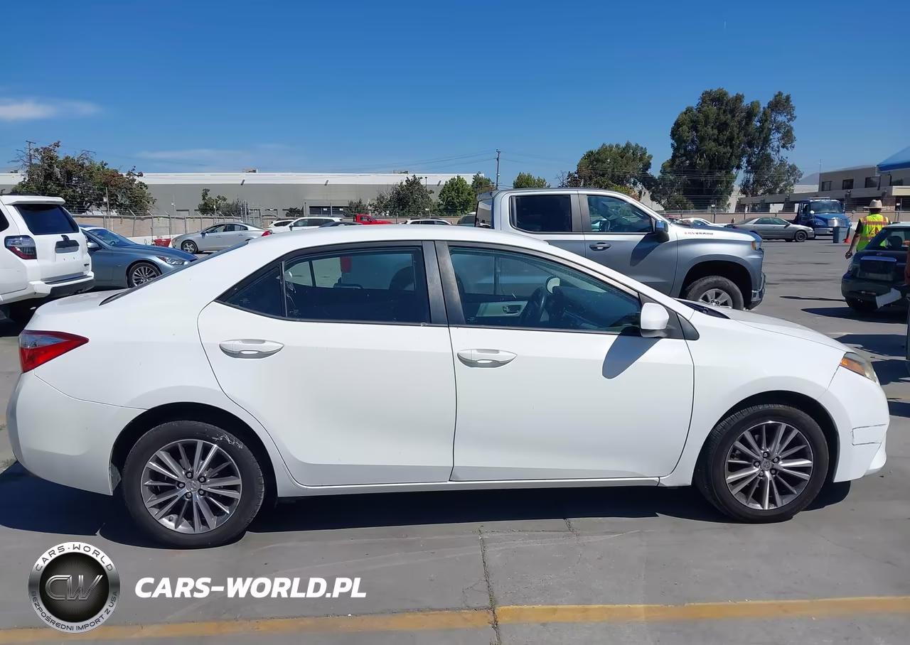 2015 Toyota Corolla Le Plus VIN:5YFBURHE1FP181366 - 14