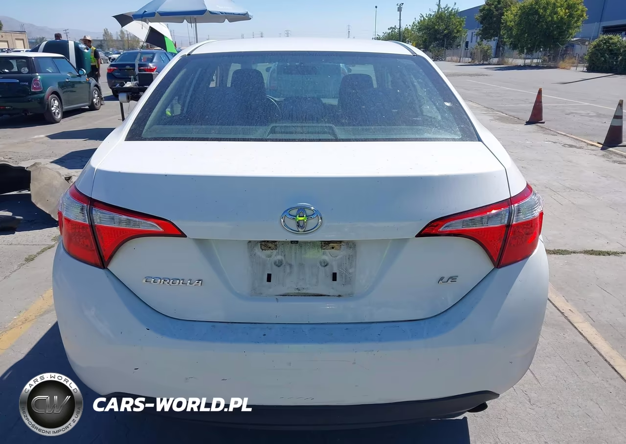 2015 Toyota Corolla Le Plus VIN:5YFBURHE1FP181366 - 17