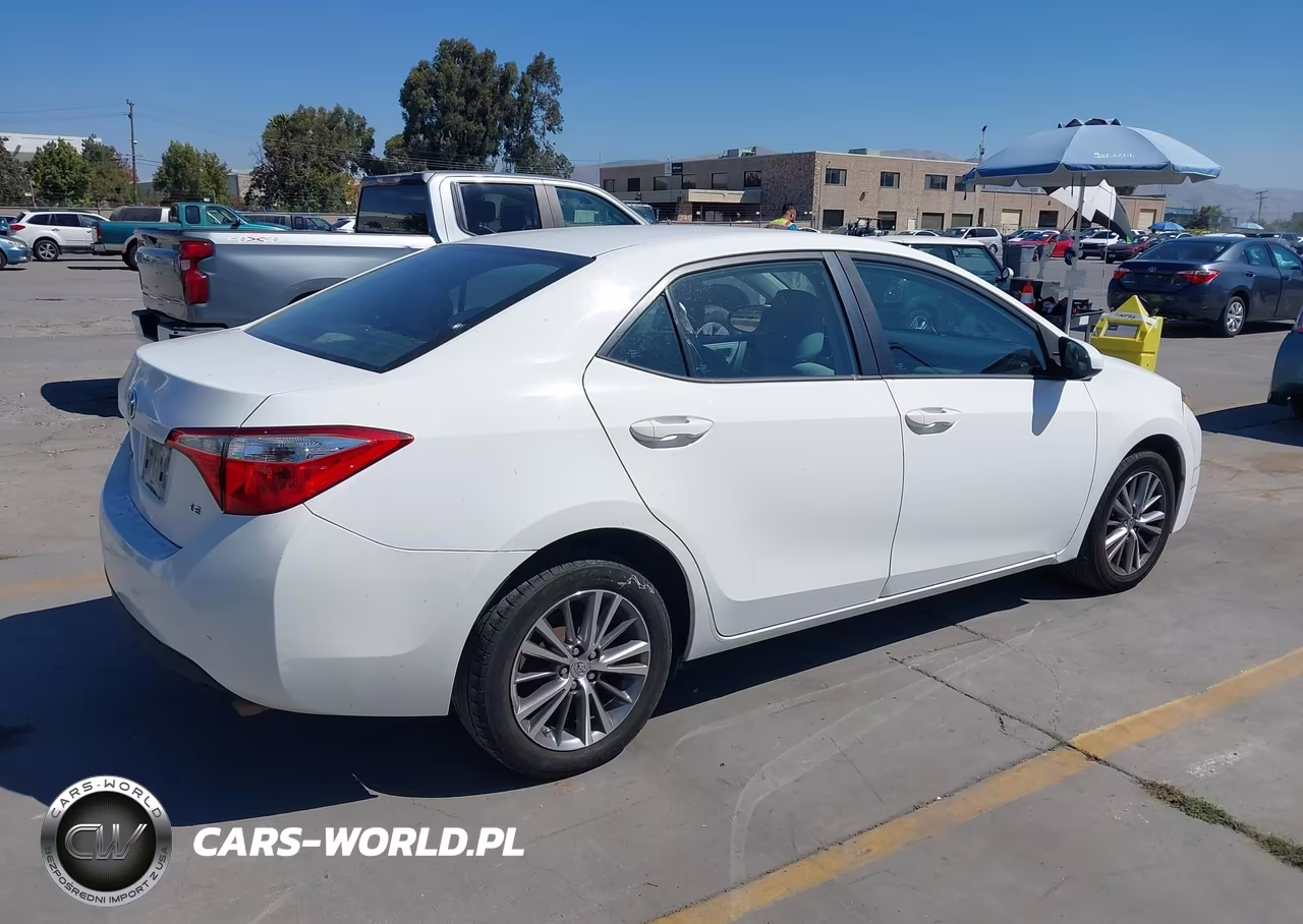 2015 Toyota Corolla Le Plus VIN:5YFBURHE1FP181366 - 4