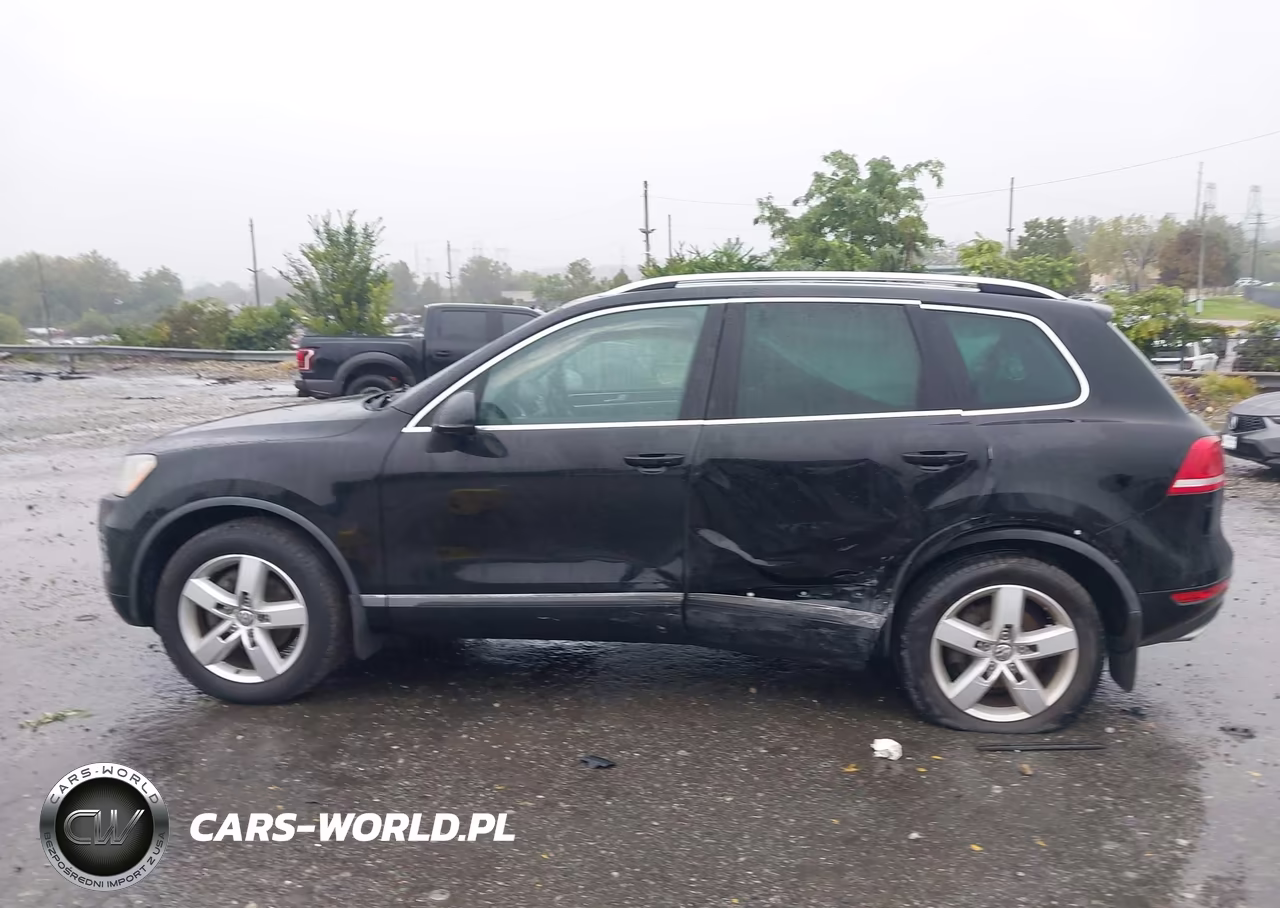 2014 Volkswagen Touareg Lux VIN:WVGEP9BP8ED005300 - 14