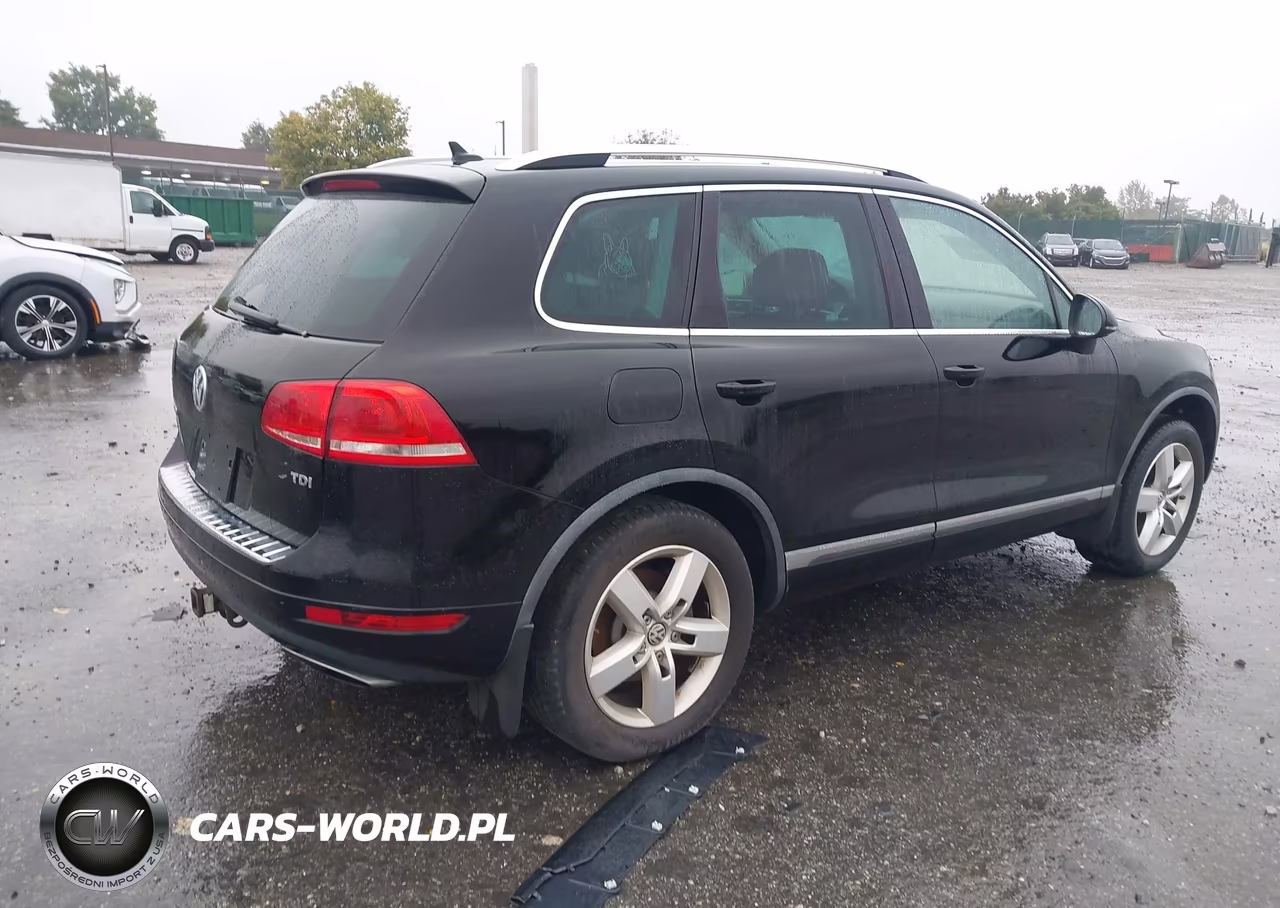 2014 Volkswagen Touareg Lux VIN:WVGEP9BP8ED005300 - 4