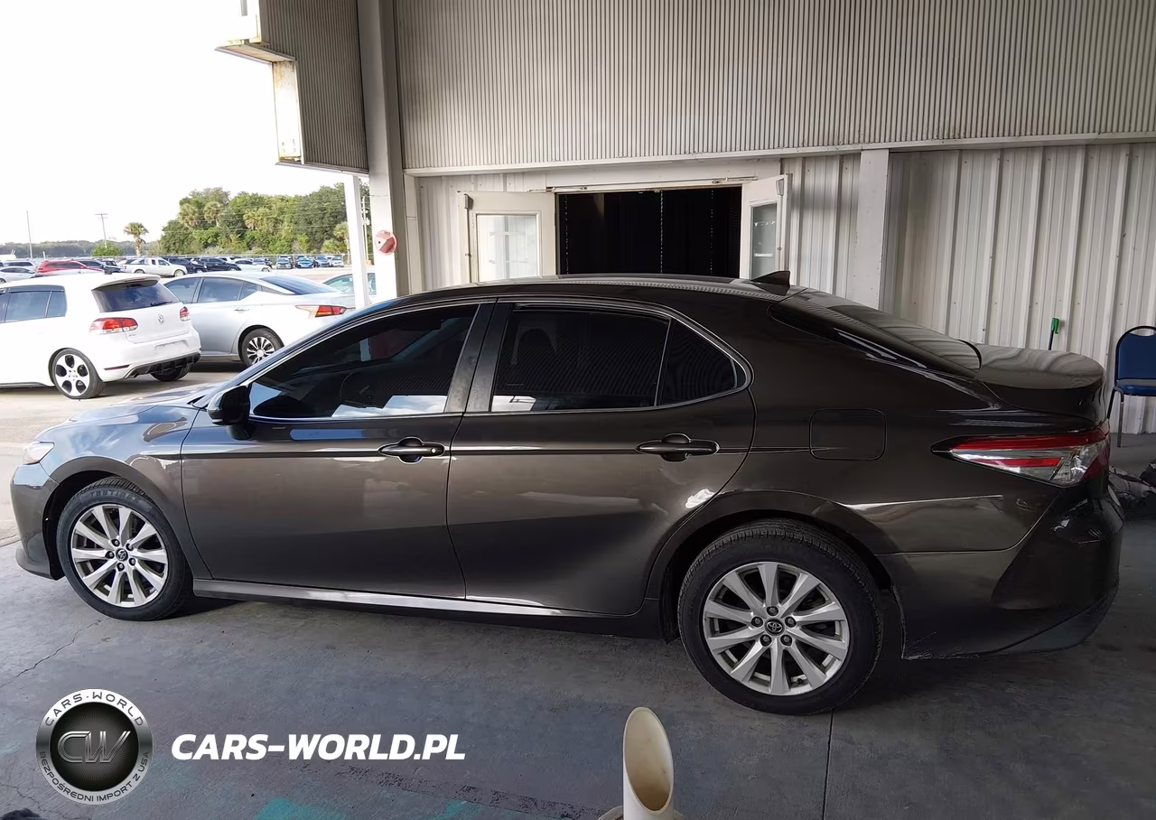 2019 Toyota Camry Le VIN:4T1B11HK7KU697367 - 15