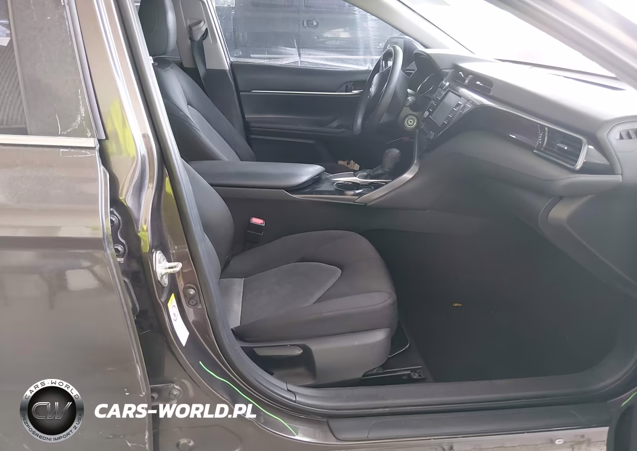 2019 Toyota Camry Le VIN:4T1B11HK7KU697367 - 5
