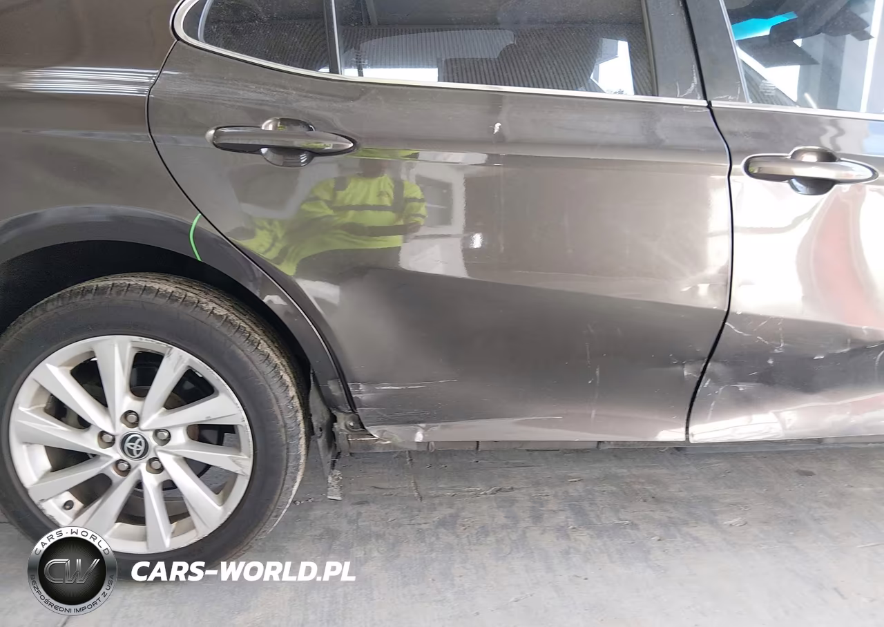 2019 Toyota Camry Le VIN:4T1B11HK7KU697367 - 6