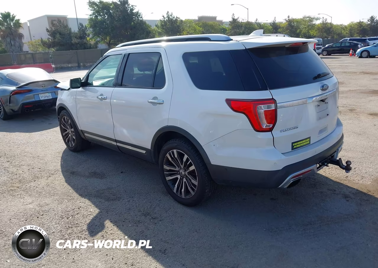 2016 Ford Explorer Platinum VIN:1FM5K8HT2GGC47823 - 3