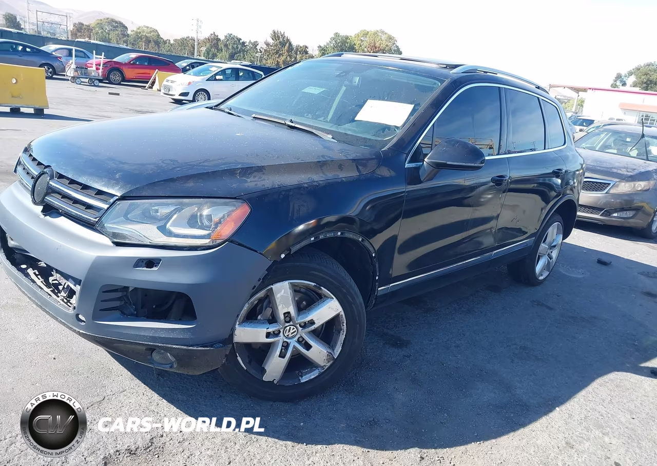 2013 Volkswagen Touareg Lux VIN:WVGEF9BP2DD005925 - 2
