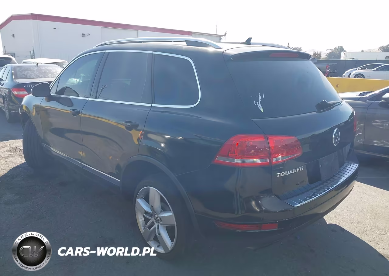 2013 Volkswagen Touareg Lux VIN:WVGEF9BP2DD005925 - 3
