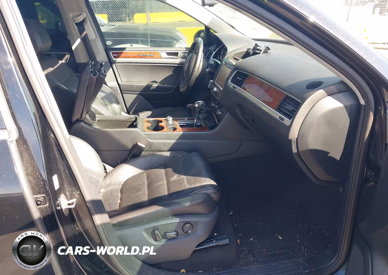 2013 Volkswagen Touareg Lux VIN:WVGEF9BP2DD005925 - 5