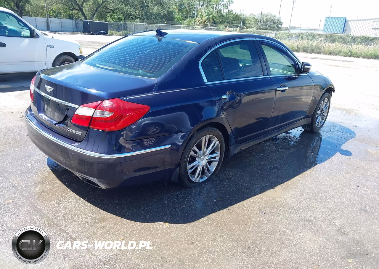 2012 Hyundai Genesis 3.8 VIN:KMHGC4DD4CU208319 - 4
