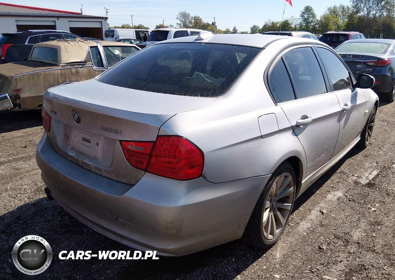 2011 BMW 328I xDrive VIN:WBAPK7C58BA972237 - 4