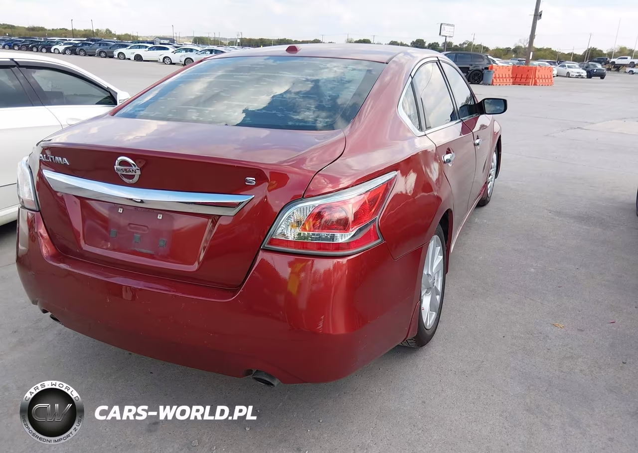 2015 Nissan Altima 2.5 S VIN:1N4AL3AP2FN350188 - 4