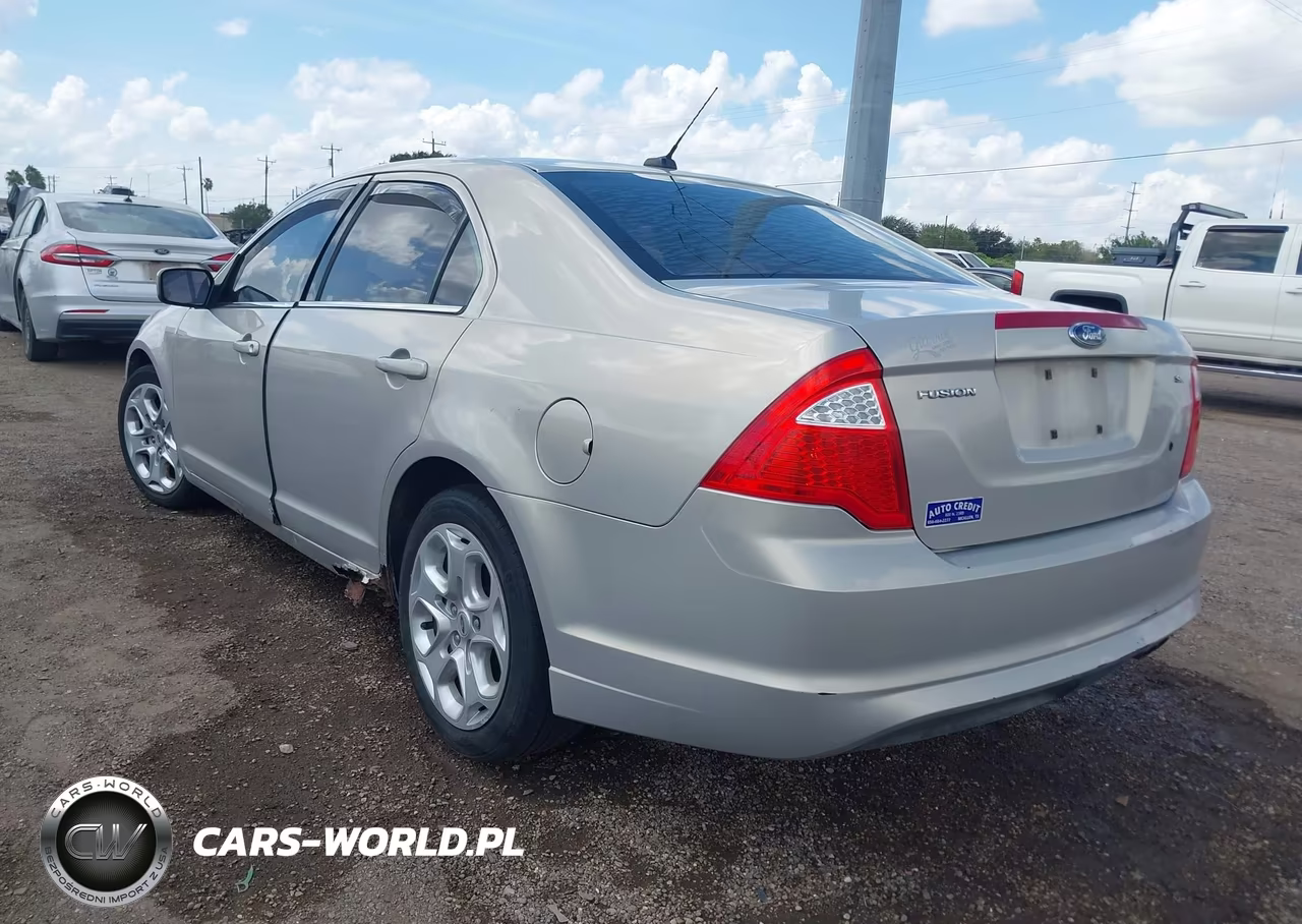 2010 Ford Fusion Se VIN:3FAHP0HA7AR113186 - 3