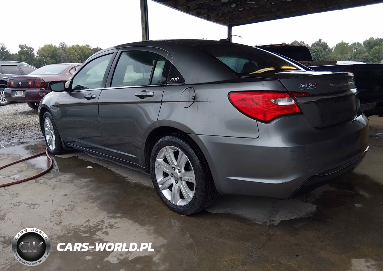 2013 Chrysler 200 Touring VIN:1C3CCBBB5DN545185 - 3