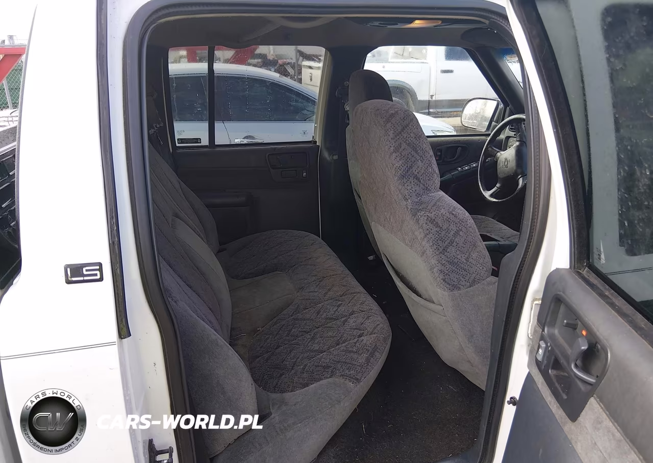 2002 Chevrolet S-10 Ls VIN:1GCDT13W12K174844 - 8