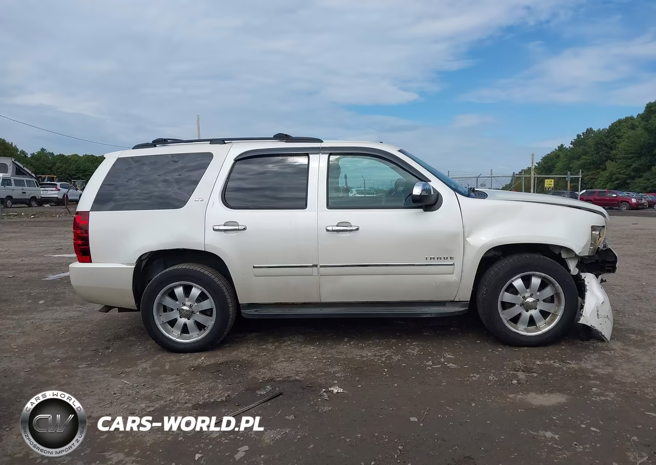2011 Chevrolet Tahoe Ltz VIN:1GNSKCE06BR379640 - 14