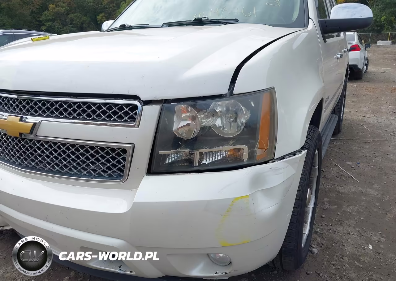 2011 Chevrolet Tahoe Ltz VIN:1GNSKCE06BR379640 - 18