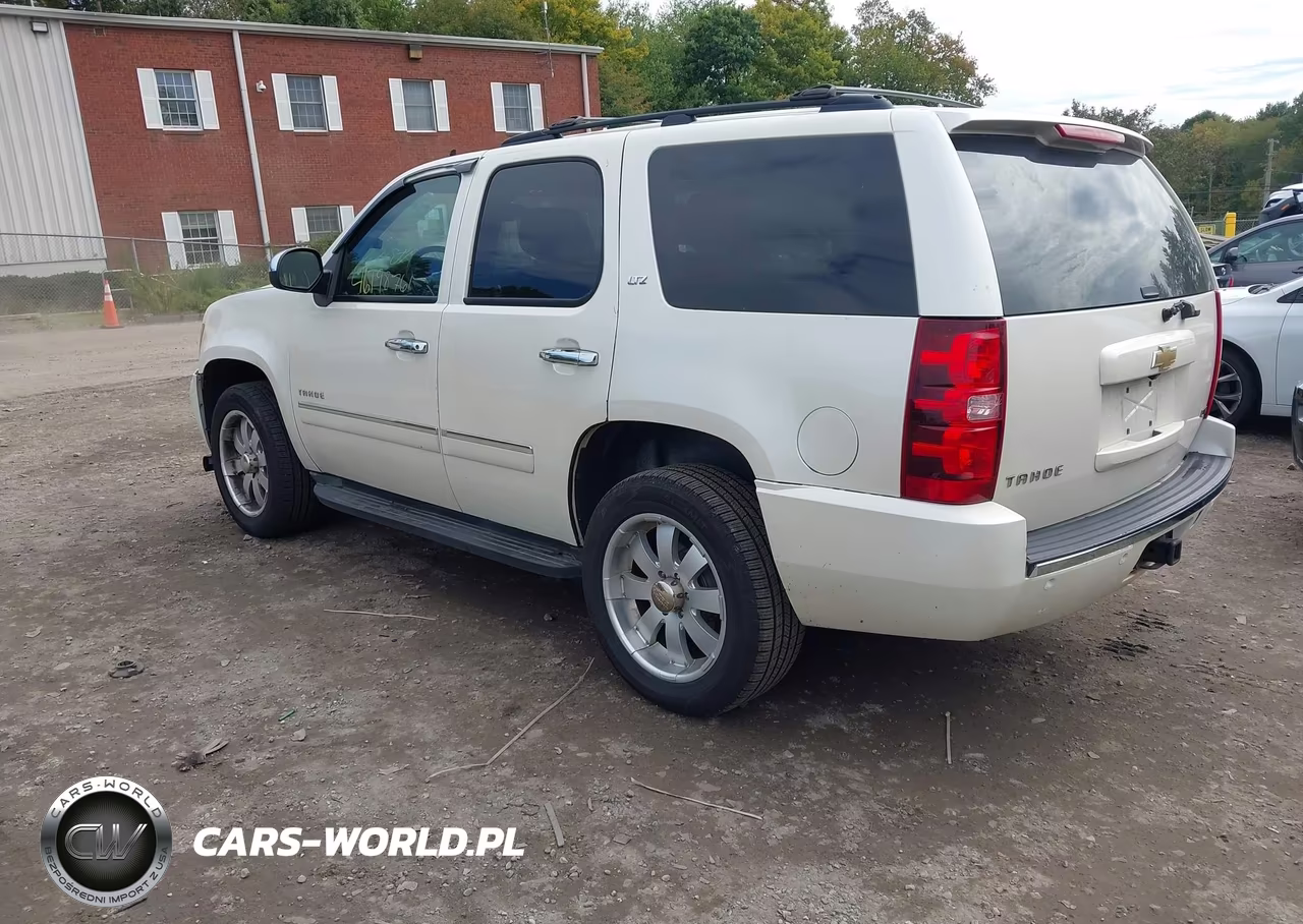 2011 Chevrolet Tahoe Ltz VIN:1GNSKCE06BR379640 - 3