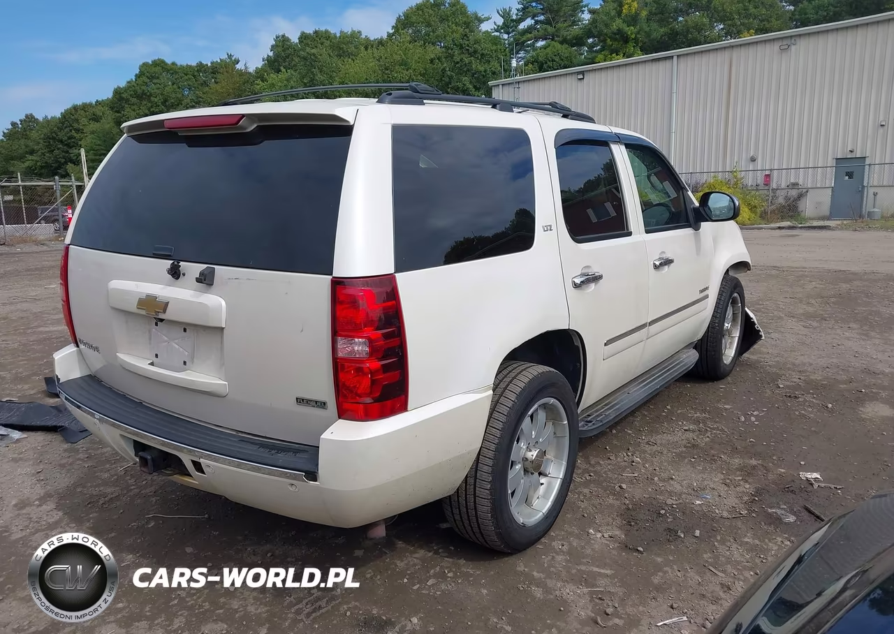 2011 Chevrolet Tahoe Ltz VIN:1GNSKCE06BR379640 - 4