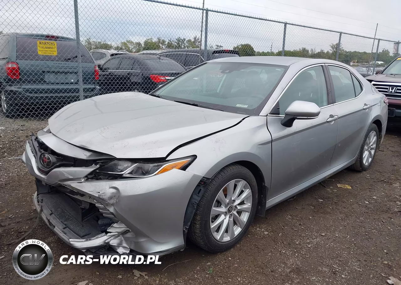 2020 Toyota Camry Le VIN:4T1L11AK1LU975552 - 2