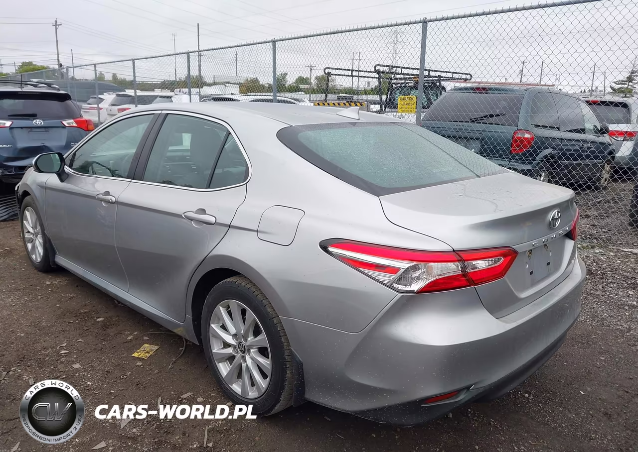 2020 Toyota Camry Le VIN:4T1L11AK1LU975552 - 3