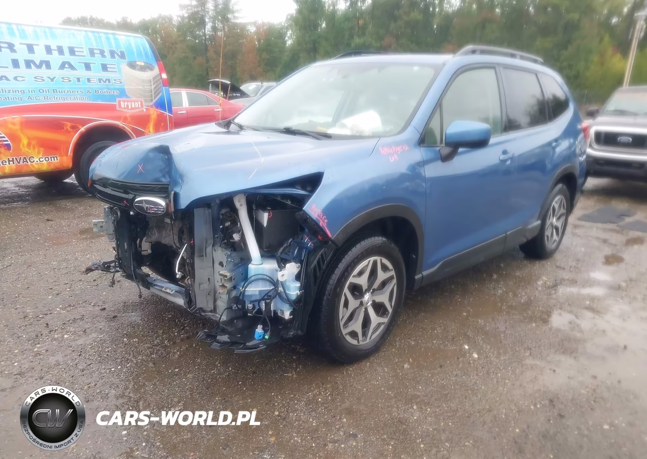 2024 Subaru Forester Premium VIN:JF2SKADC1RH457588 - 2