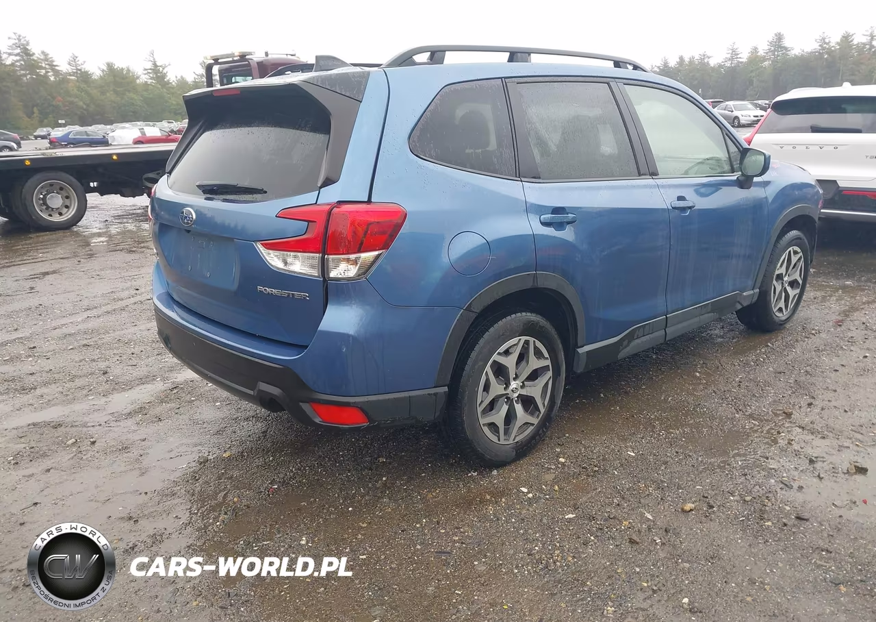 2024 Subaru Forester Premium VIN:JF2SKADC1RH457588 - 4